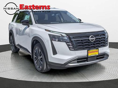 Everest White Pearl Tricoat 2026 Nissan Pathfinder SL