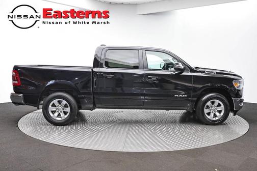Diamond Black Crystal Pearlcoat 2024 RAM 1500 Laramie