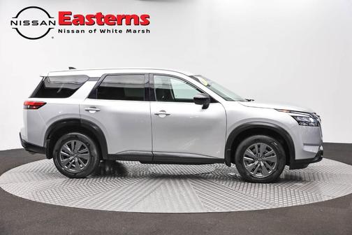 Brilliant Silver Metallic 2024 Nissan Pathfinder S 4WD