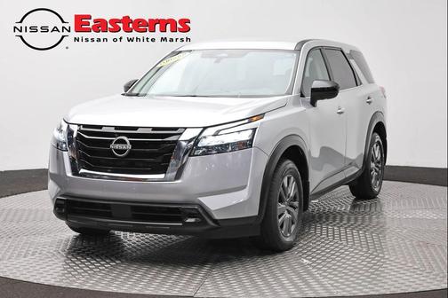 Brilliant Silver Metallic 2024 Nissan Pathfinder S 4WD