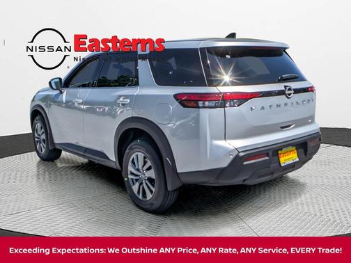 2025 Nissan Pathfinder S