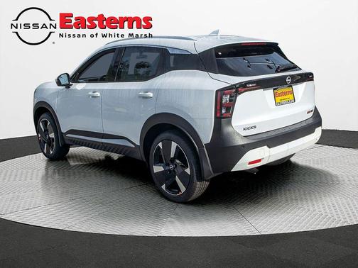 Aspen White Tricoat 2025 Nissan Kicks SR