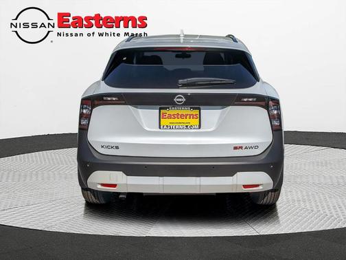 2025 Nissan Kicks SR