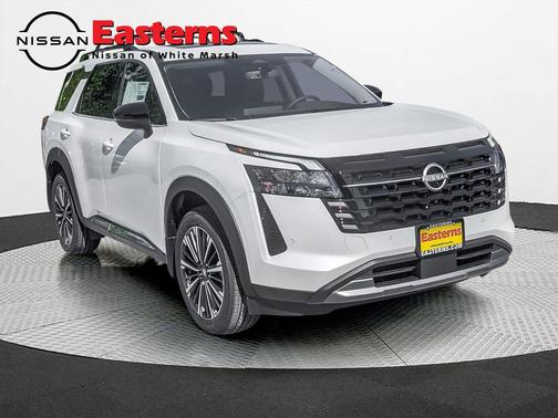 Everest White Pearl Tricoat 2026 Nissan Pathfinder Platinum