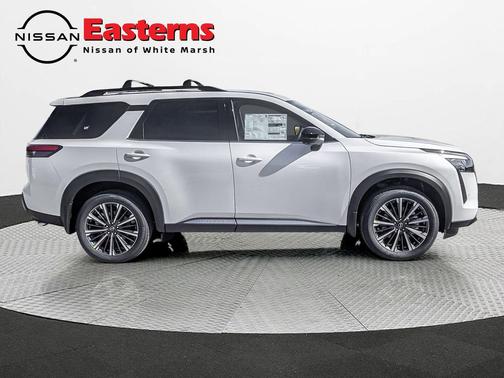 Everest White Pearl Tricoat 2026 Nissan Pathfinder Platinum