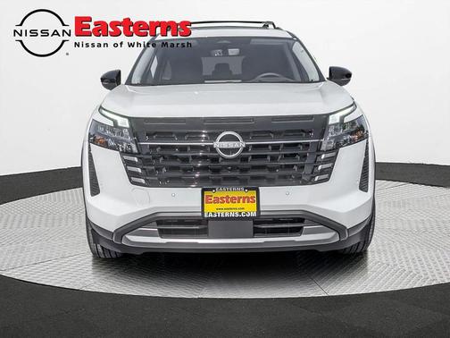 Everest White Pearl Tricoat 2026 Nissan Pathfinder Platinum