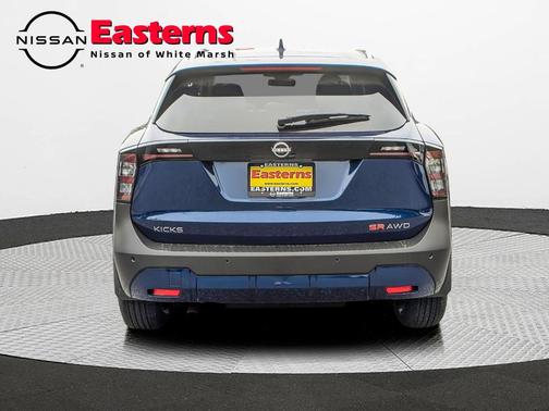 2025 Nissan Kicks SR