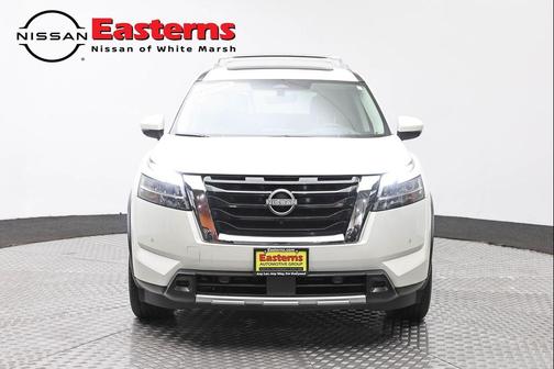 Pearl White Tricoat 2023 Nissan Pathfinder Platinum 4WD