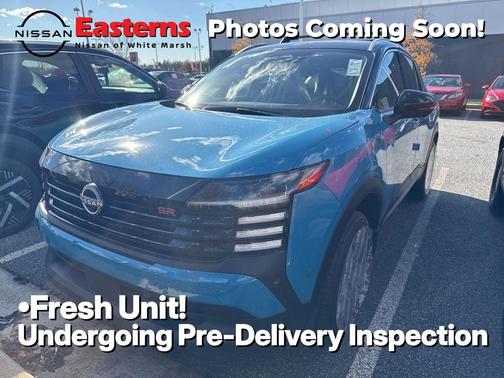 Arctic Ice Blue Metallic/Super Black 2026 Nissan Kicks SR