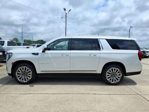 White Frost Tri-Coat 2023 GMC Yukon XL Denali Ultimate