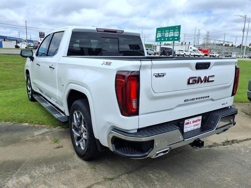 Summit White 2024 GMC Sierra 1500 SLT