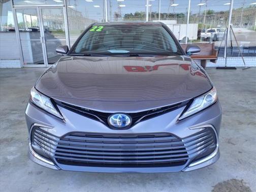 2022 Toyota Camry Hybrid XLE