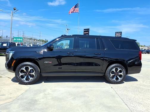 2025 GMC Yukon XL AT4