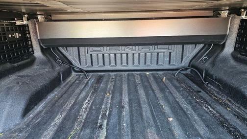 Onyx Black 2024 GMC Canyon Denali