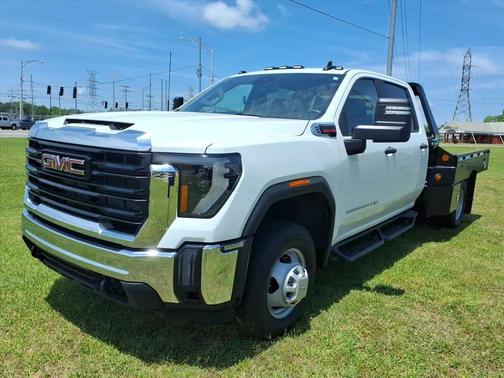 Summit White 2025 GMC Sierra 3500 Pro