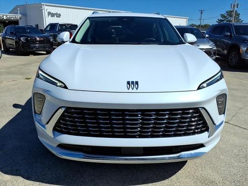 White Tri-Coat 2026 Buick Enclave Avenir