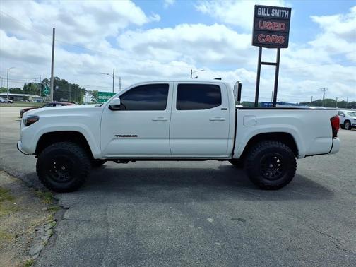 Super White 2020 Toyota Tacoma SR5