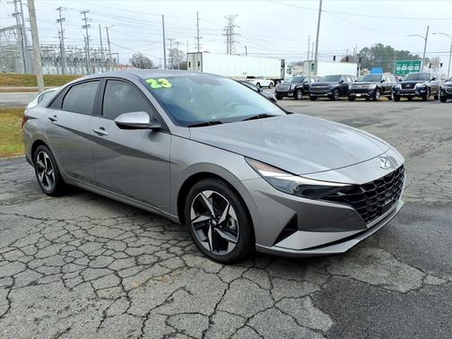 2023 Hyundai ELANTRA SEL