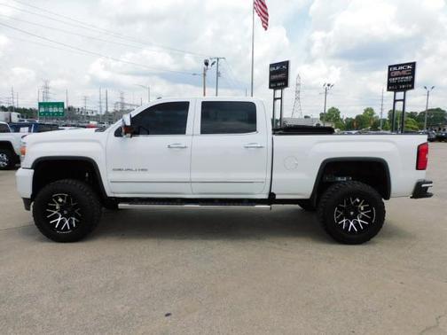 Photo 4 of 25 of 2016 GMC Sierra 2500 Denali