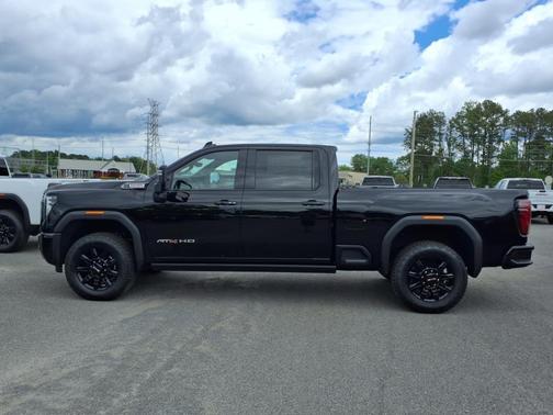 2025 GMC Sierra 2500 AT4