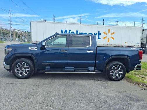 Pacific Blue Metallic 2023 GMC Sierra 1500 SLT