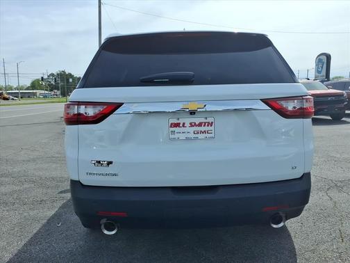 Summit White 2020 Chevrolet Traverse LT Cloth
