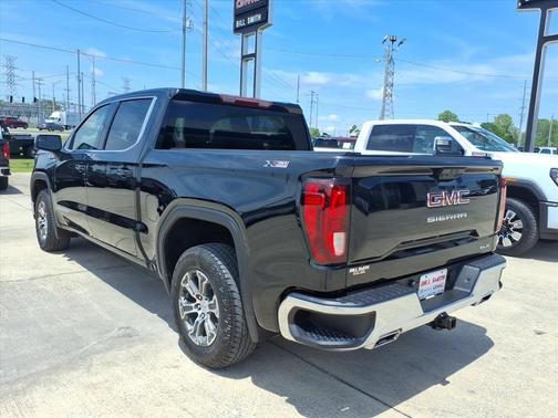 Onyx Black 2024 GMC Sierra 1500 SLE