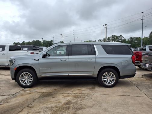 2024 GMC Yukon XL SLT