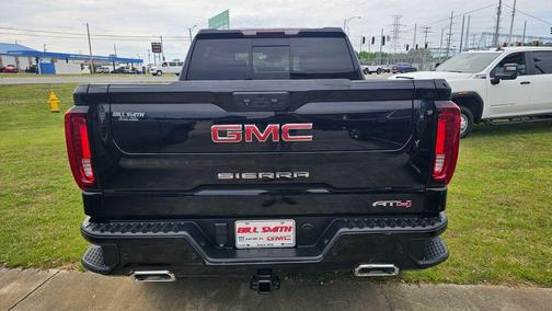 Onyx Black 2023 GMC Sierra 1500 AT4