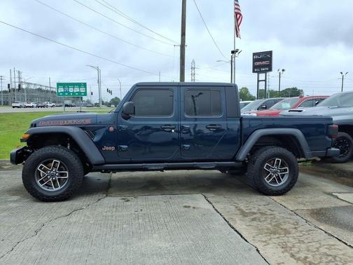 Fathom Blue Pearlcoat 2025 Jeep Gladiator Mojave