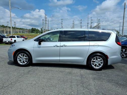 Silver Mist Clearcoat 2024 Chrysler Pacifica Touring-L