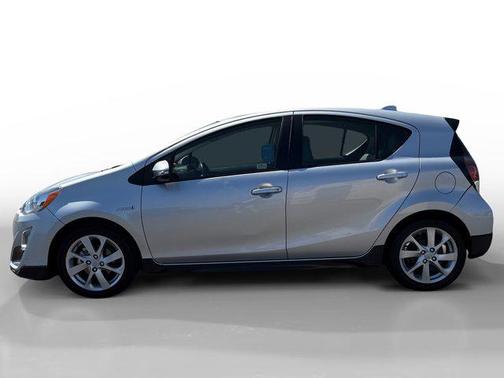 2017 Toyota Prius c Four