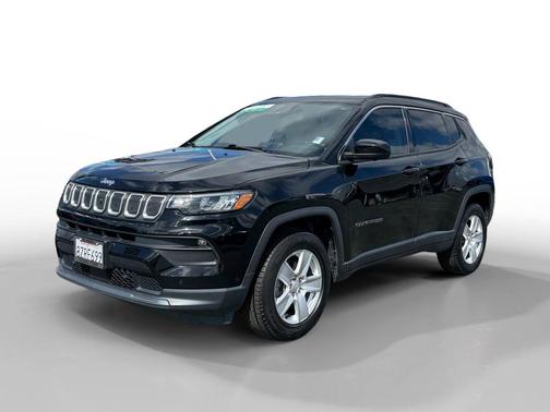 Diamond Black Crystal Pearlcoat 2022 Jeep Compass Latitude