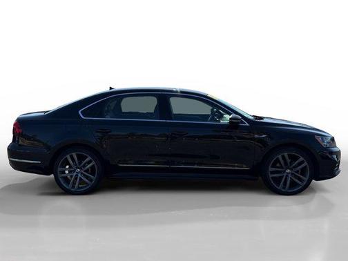 2017 Volkswagen Passat 1.8T R-Line w/Comfort