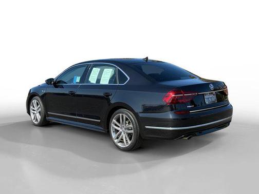 2017 Volkswagen Passat 1.8T R-Line w/Comfort