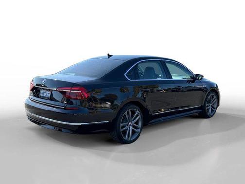 2017 Volkswagen Passat 1.8T R-Line w/Comfort