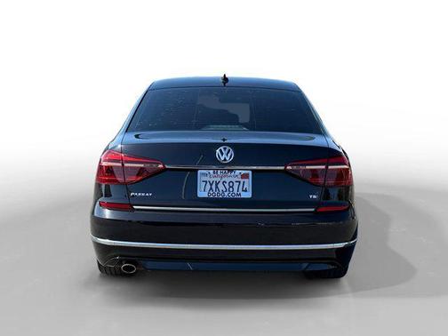 2017 Volkswagen Passat 1.8T R-Line w/Comfort