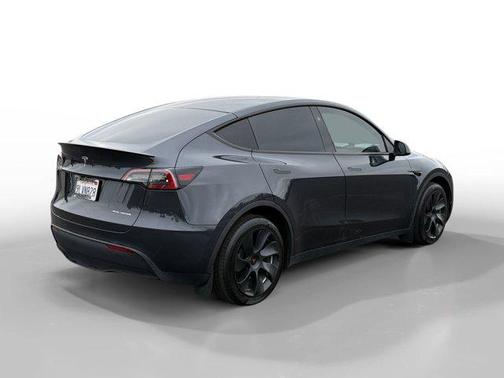 2024 Tesla Model Y Long Range Dual Motor All-Wheel Drive