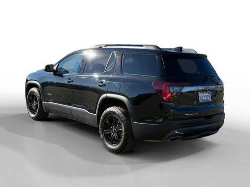 2023 GMC Acadia AWD AT4