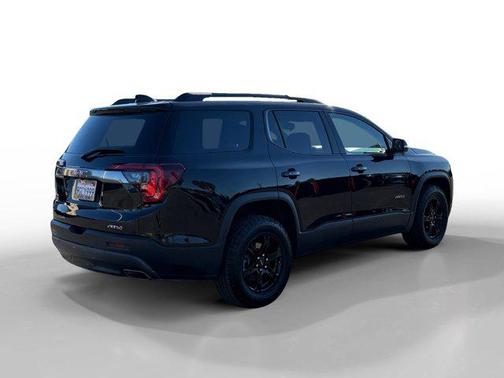 2023 GMC Acadia AWD AT4
