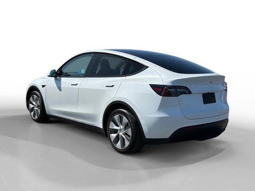 2022 Tesla Model Y Long Range Dual Motor All-Wheel Drive