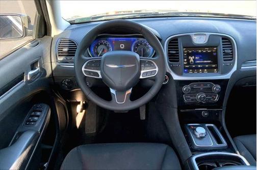 2023 Chrysler 300 Touring