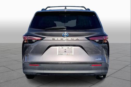 2021 Toyota Sienna LE