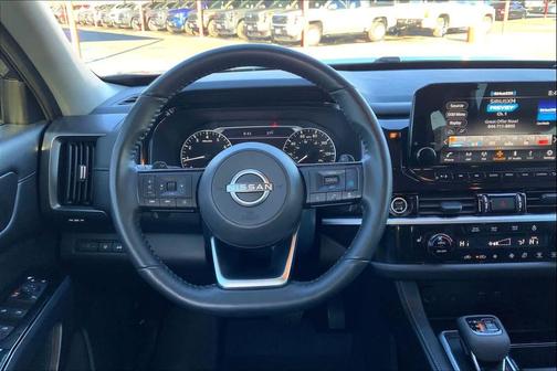 2024 Nissan Pathfinder SL FWD