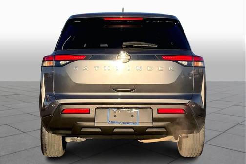 2022 Nissan Pathfinder S 2WD