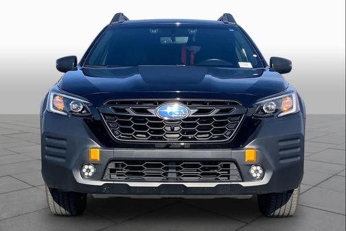 Crystal Black Silica 2022 Subaru Outback Wilderness