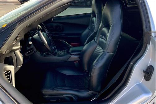 2000 Chevrolet Corvette Base