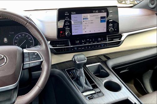 2022 Toyota Sienna Platinum