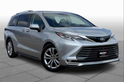 2022 Toyota Sienna Platinum