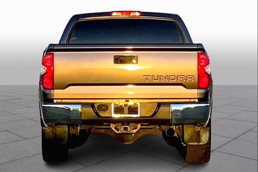 Magnetic Gray Metallic 2018 Toyota Tundra SR5